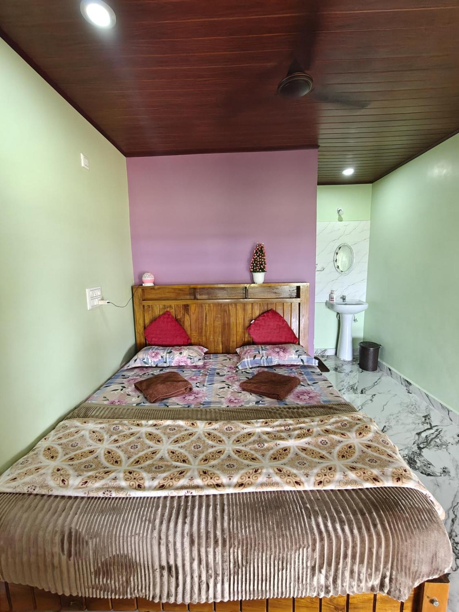 Nakshatra Beach Stay Гокарна Экстерьер фото